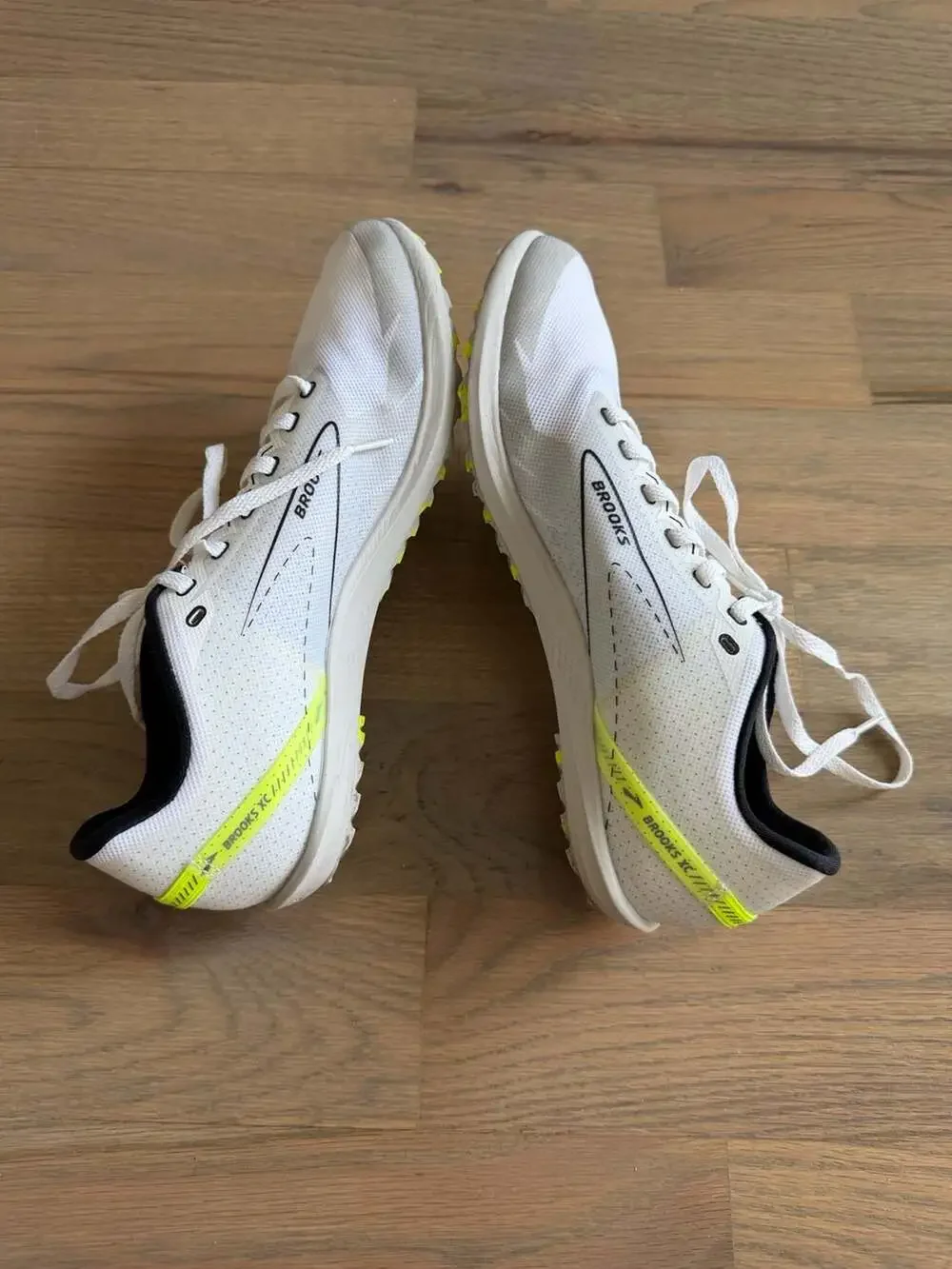 Brooks Draft XC Spikeless Cross Country Running Shoes White/Black/Nightlife